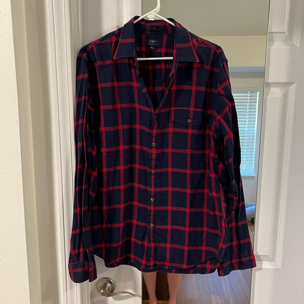 J. Crew Men’s twill buttondown shirt